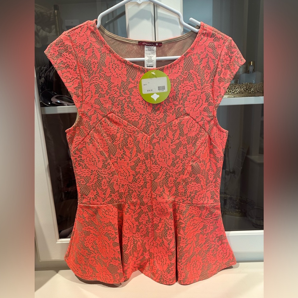 Large Coral/Tan Lace tulip top